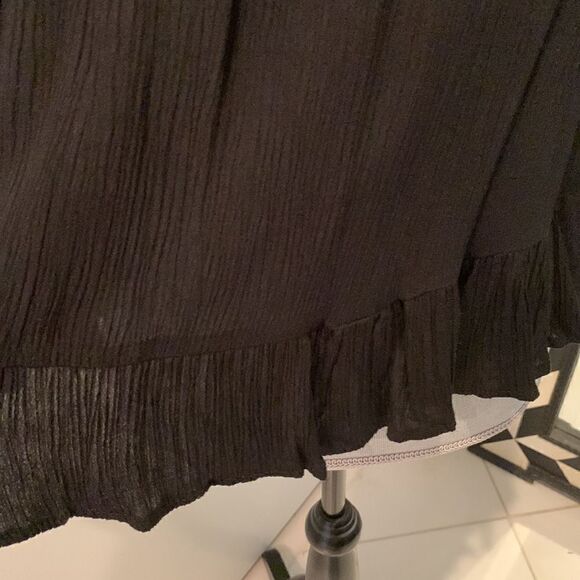 New Look Black Top - Picture 3 of 10